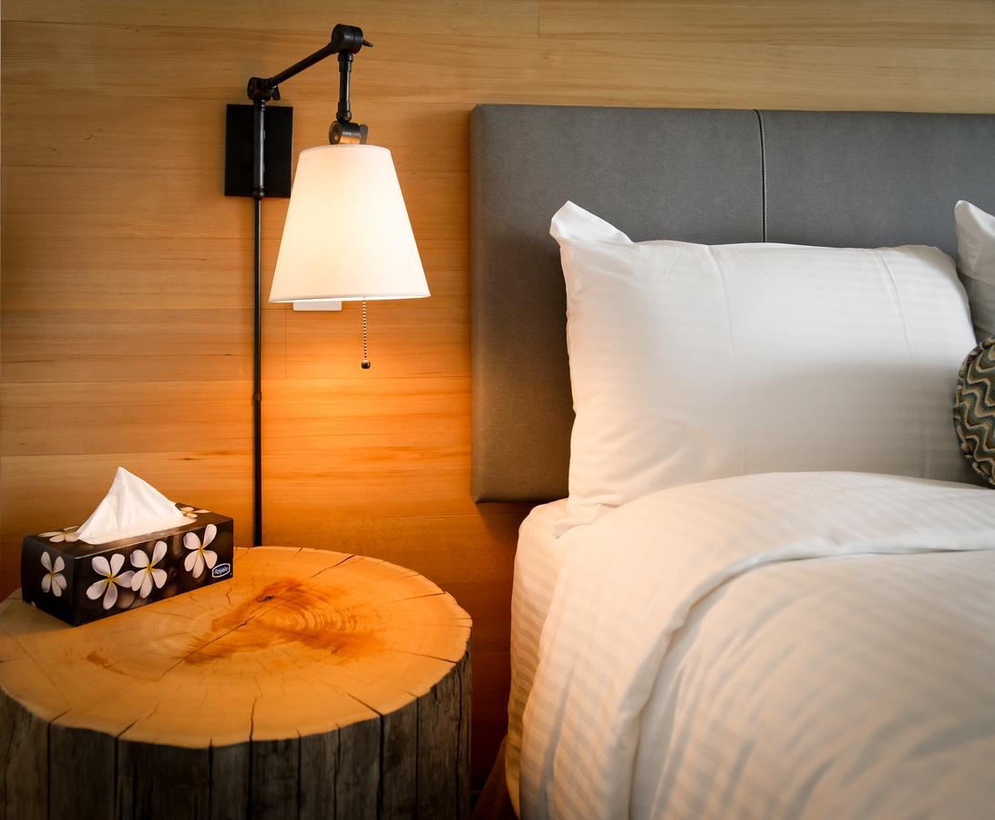 Sproat Lake Landing Resort Great Central Eksteriør billede