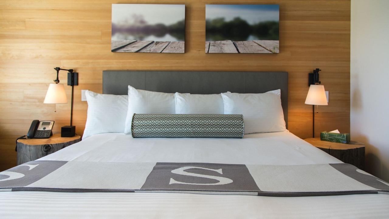 Sproat Lake Landing Resort Great Central Eksteriør billede