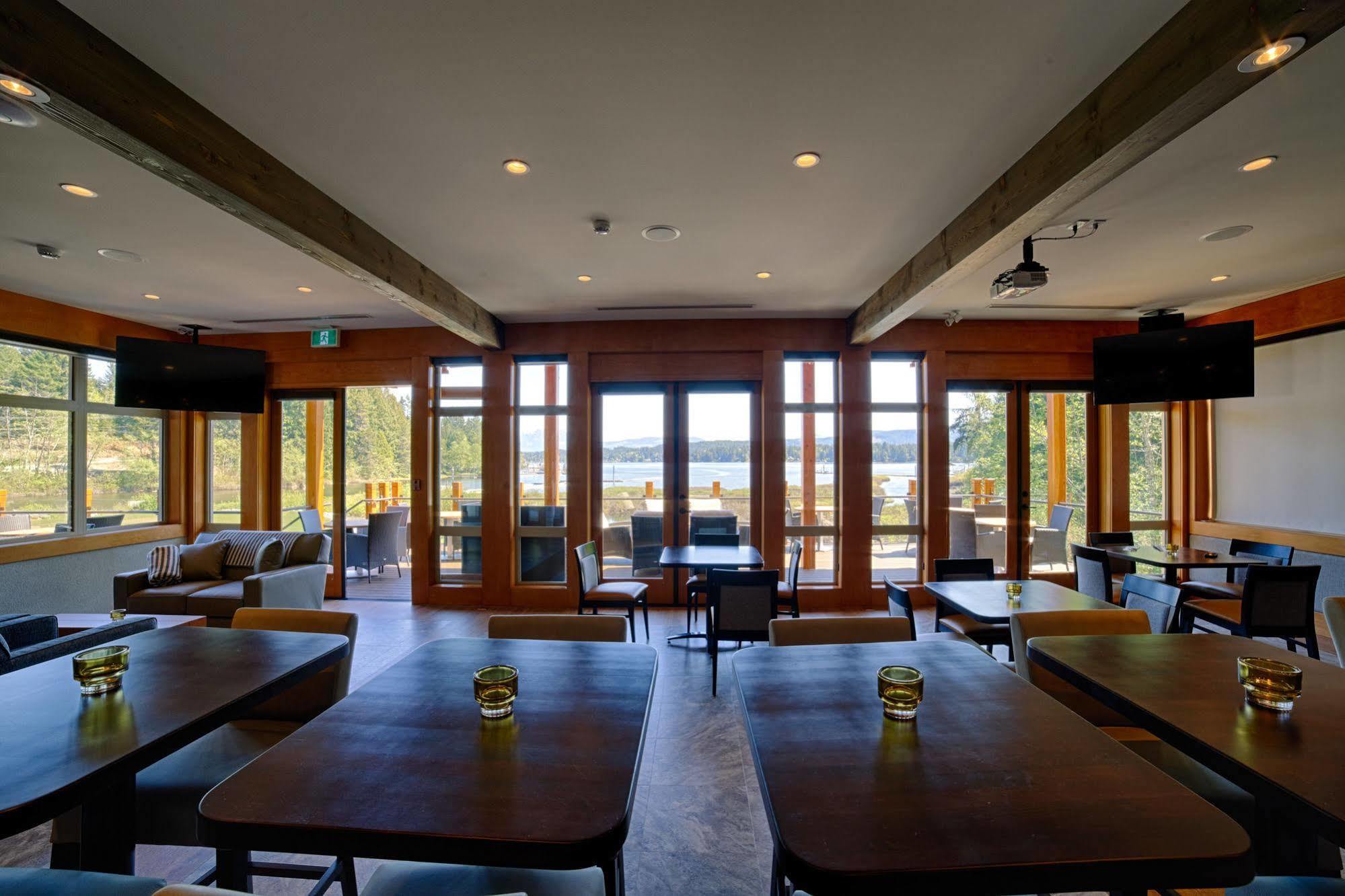 Sproat Lake Landing Resort Great Central Eksteriør billede