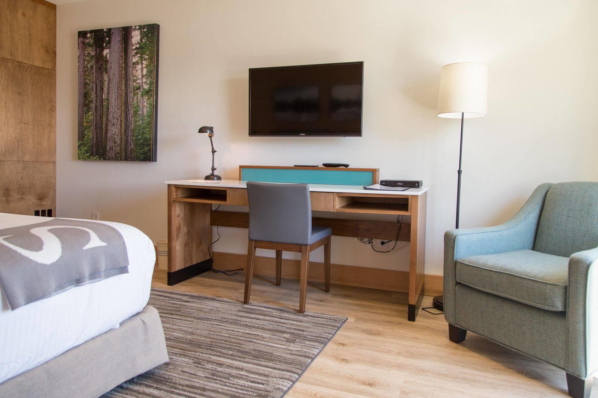 Sproat Lake Landing Resort Great Central Eksteriør billede